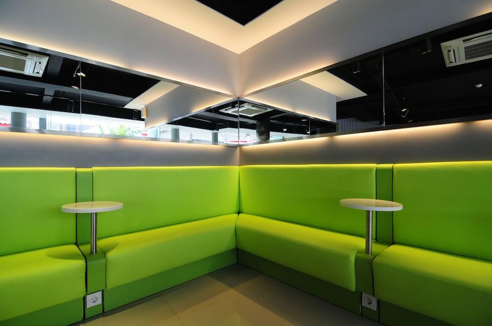 Hotel Swift Aeropolis Airport